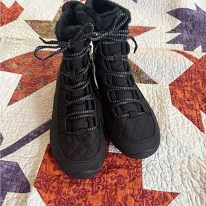 Skechers Women's Black Quilted Winter Boots